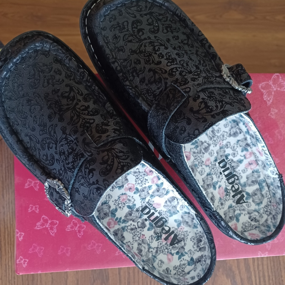 Womens mules